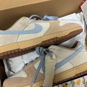 Nike dunks never worn men’s size 9.5 women’s size 11